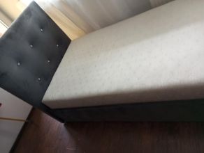 Łóżko jednoosobowe