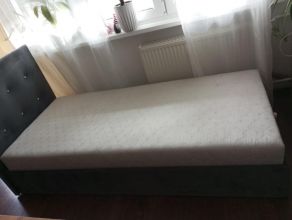 Łóżko jednoosobowe