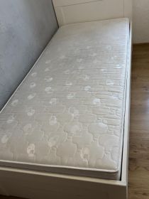 Łóżko pojedyńcze