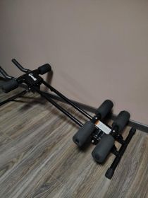 Maszyna do ćwiczeń mięśni ramion i brzucha