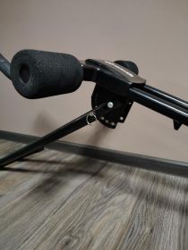 Maszyna do ćwiczeń mięśni ramion i brzucha