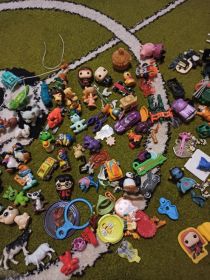 Postacie z Kinder jajek i nie tylko nowe