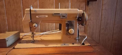 Sprzedam maszynę do szycia ŁUCZNIK 431