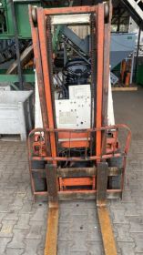 Sprzedam wozek Nissan na gaz 1350 kg