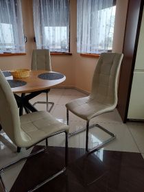 Sprzedam komplet trzech krzeseł kuchennych