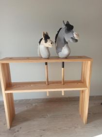 Stolik pod hobby horsy