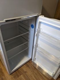 Lodówka Amica Biała 128 cm