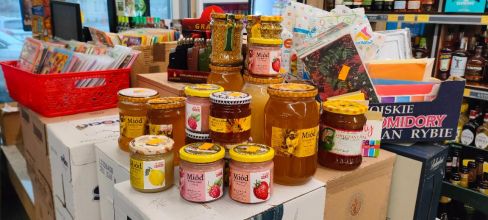 Miód,pyłek,propolis.