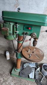 Sprzedam wiertarkę stołowa 230 v