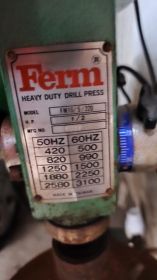 Sprzedam wiertarkę stołowa 230 v