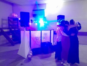 Dj, nagłośnienie i oświetlenie. Oprawa muzyczna imprez