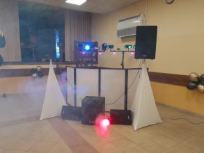 Dj, nagłośnienie i oświetlenie. Oprawa muzyczna imprez