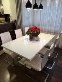 Stół z 6 krzesłami