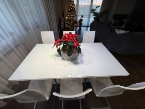 Stół z 6 krzesłami