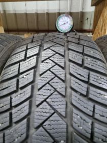 4x opony zimowe Vredestein 225/50 R18