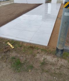 Prace brukarskie, układanie kostki brukowej