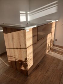 Sprzedam biurko do lokalu usługowego