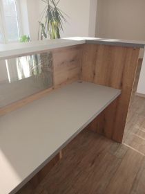 Sprzedam biurko do lokalu usługowego