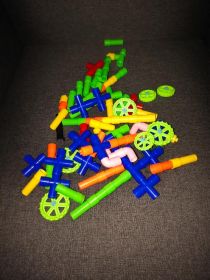 Klocki do układania dla dzieci różne