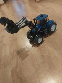 Traktor zabawka Bruder New Holland