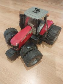 Traktor Massey Ferguson zabawka Bruder