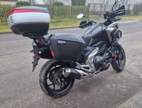 Honda NC750XA, ABS, Kontrola trakcji, Automat