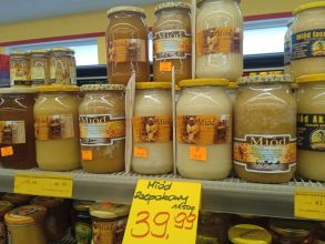 Miód , pyłek,propolis.