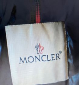 Czarna puchowa kurtka Moncler S/M