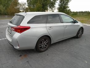 Toyota Auris 1.8 hybrid+LPG automat
