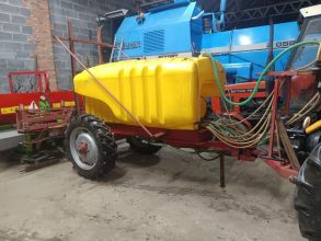 Opryskiwacz ciągany 1500 litrów belka 15m