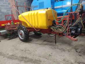 Opryskiwacz ciągany 1500 litrów belka 15m