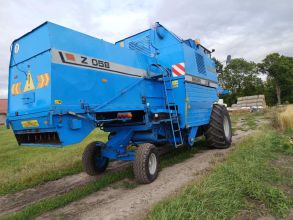 Kombajn zbożowy bizon rekord niebieski