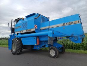 Kombajn zbożowy bizon rekord niebieski