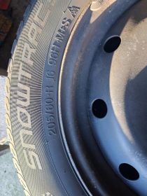 Sprzedam opony zimowe na felgach