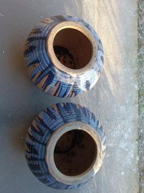 Dwie duże donice tarasowe