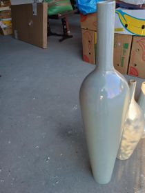 Cztery duże dekoracyjne Wazony