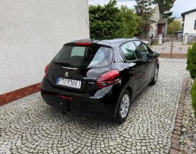 Peugeot 208 1.2 benzyna 2016 rok