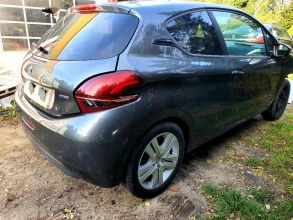 Peugeot 208 części 1.2 drzwi lusterko fotele środek...