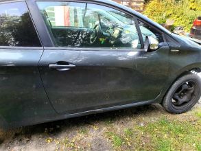 Peugeot 208 części 1.2 drzwi lusterko fotele środek...