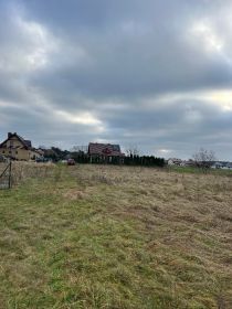 Sprzedam działkę budowlaną z warunkami zabudowy 1010m2