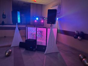 Dj, nagłośnienie i oświetlenie. Oprawa muzyczna imprez