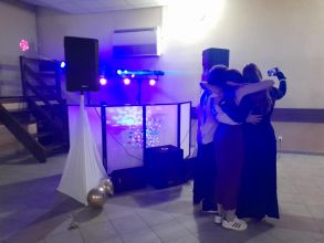 Dj, nagłośnienie i oświetlenie. Oprawa muzyczna imprez