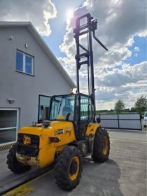 Wózek widłowy terenowy JCB 930 4x2