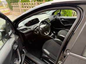 Peugeot 208 1.2 benzyna 2016 rok