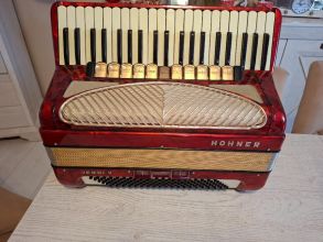 Akordeon Hohner Verdi V 120 basów, cztery chóry, musette.