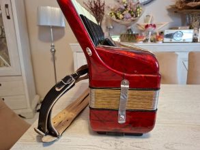 Akordeon Hohner Verdi V 120 basów, cztery chóry, musette.