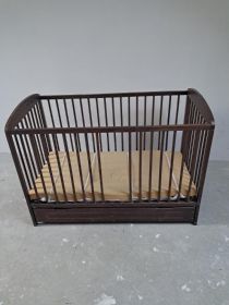 Łóżeczko drewniane