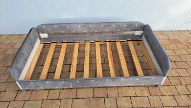 Łóżko dziecięce z materacem o wymiarach 160 x 80 cm