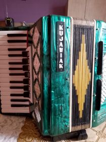 Akordeon Kujawiak 60 basów fajny stan