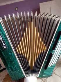 Akordeon Kujawiak 60 basów fajny stan